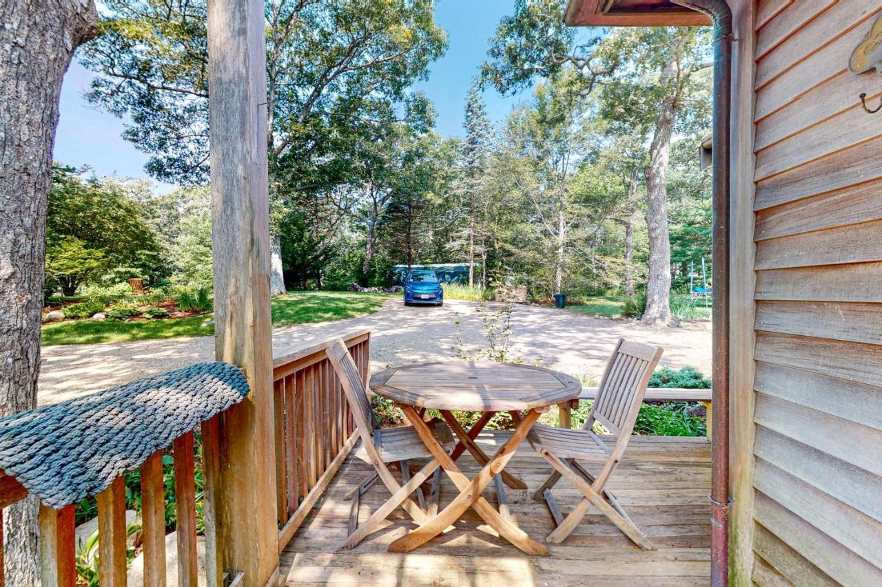 Nana'S Rear Treehouse Villa West Tisbury Exterior photo