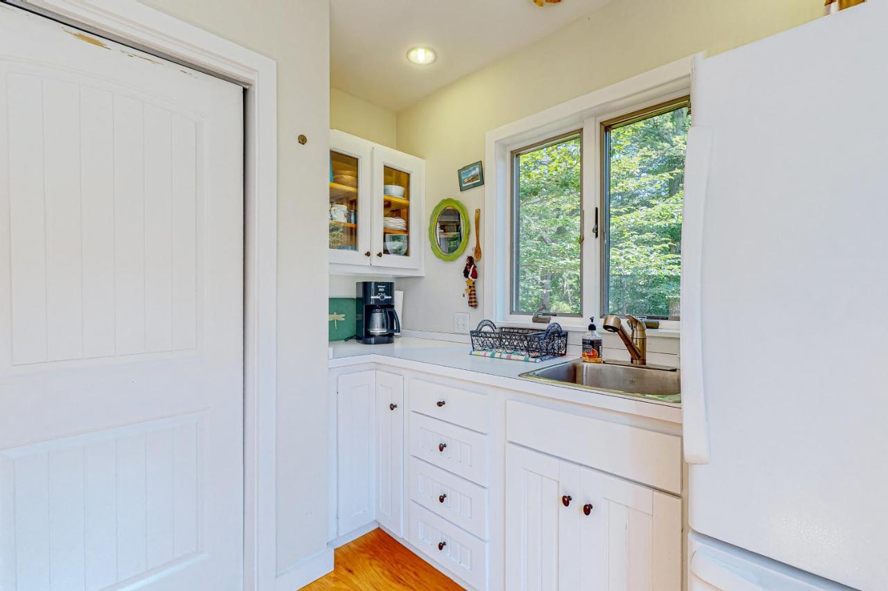 Nana'S Rear Treehouse Villa West Tisbury Exterior photo